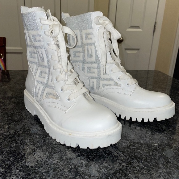 Womens Guess Combat Boots Monogram Logo White and Silver Size 6M Used - Picture 1 of 10